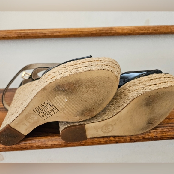 💜MICHAEL KORS Black Patent Leather Sandal Wedge w Peekaboo Toe Ankle Straps - Picture 8 of 12